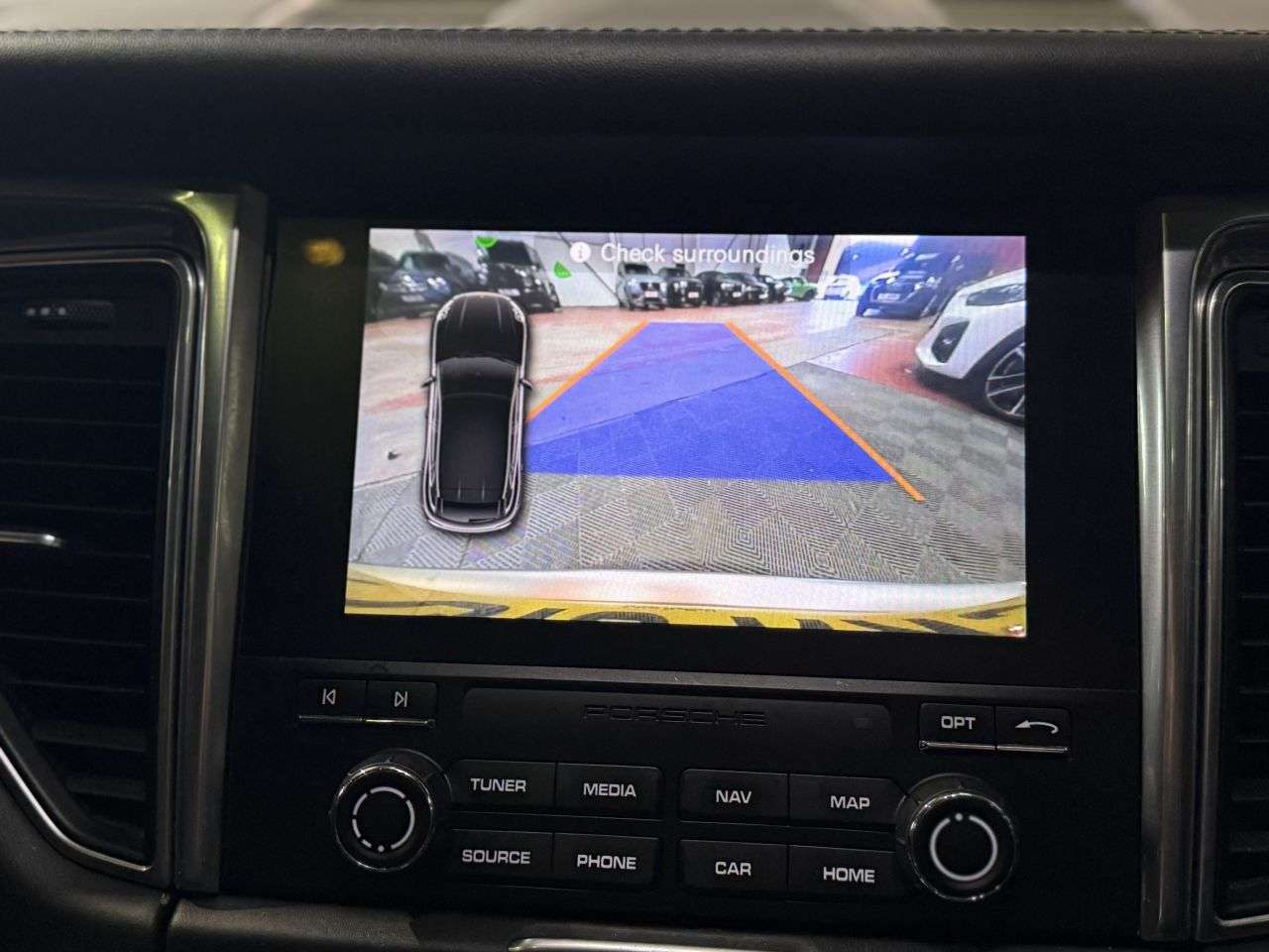 2016 PORSCHE MACAN 2016 PORSCHE MACAN