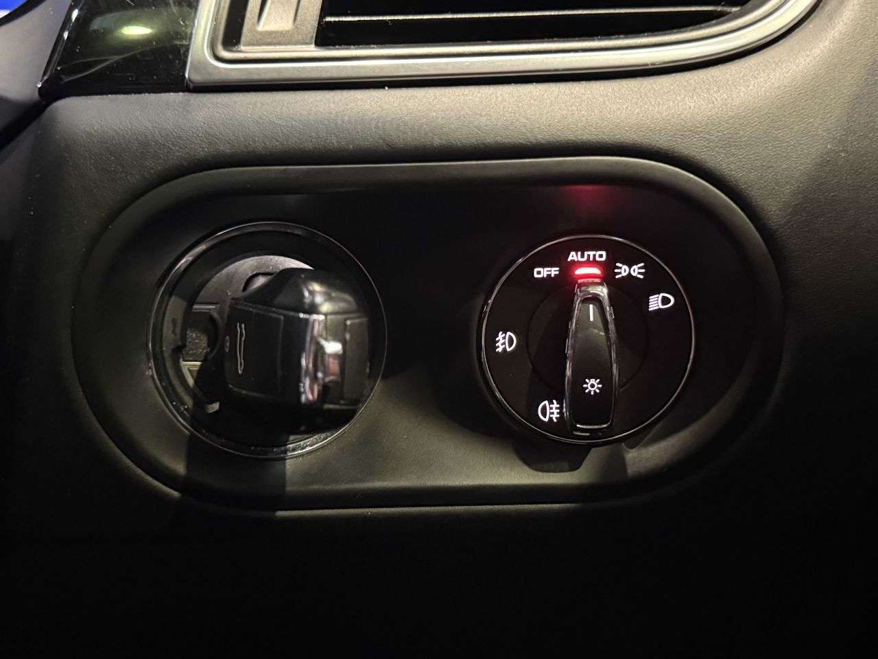 2016 PORSCHE MACAN 2016 PORSCHE MACAN