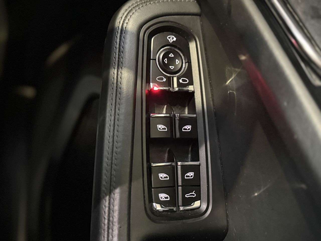 2016 PORSCHE MACAN 2016 PORSCHE MACAN