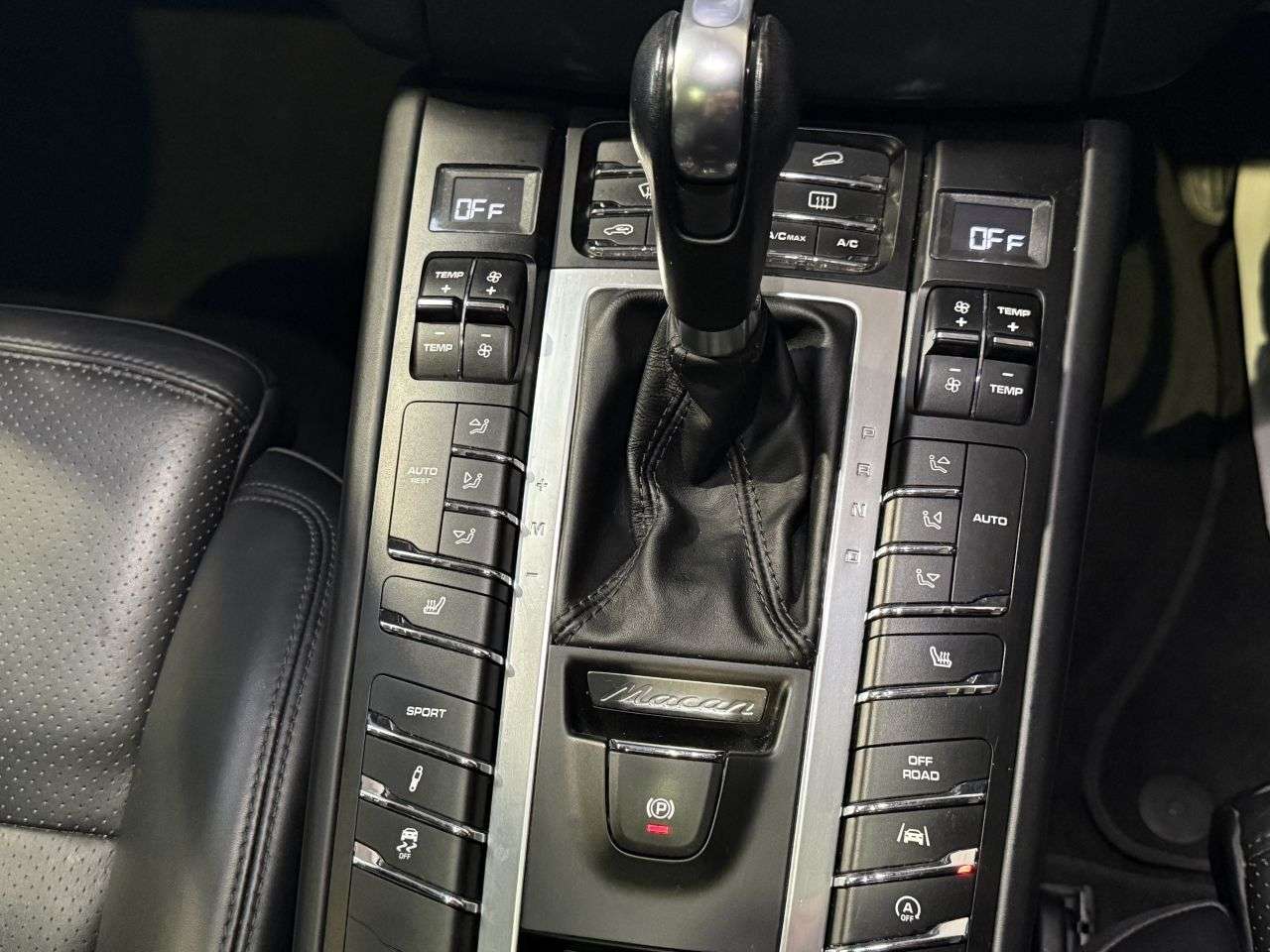 2016 PORSCHE MACAN 2016 PORSCHE MACAN