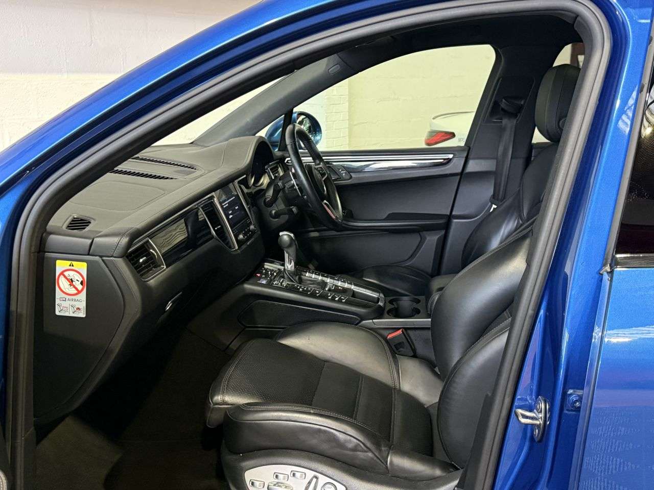 2016 PORSCHE MACAN 2016 PORSCHE MACAN