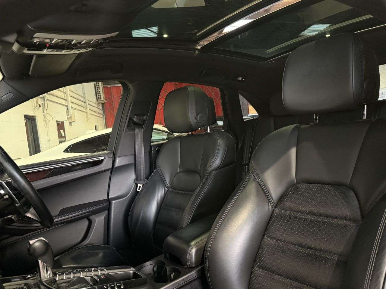 2016 PORSCHE MACAN 2016 PORSCHE MACAN