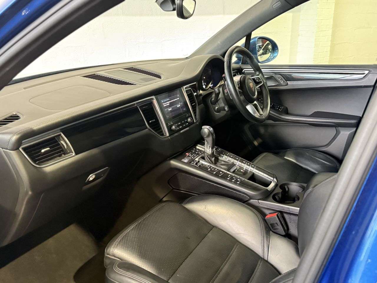 2016 PORSCHE MACAN 2016 PORSCHE MACAN