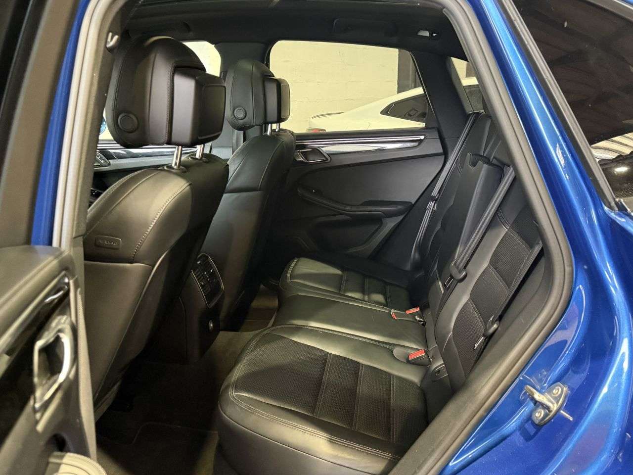 2016 PORSCHE MACAN 2016 PORSCHE MACAN