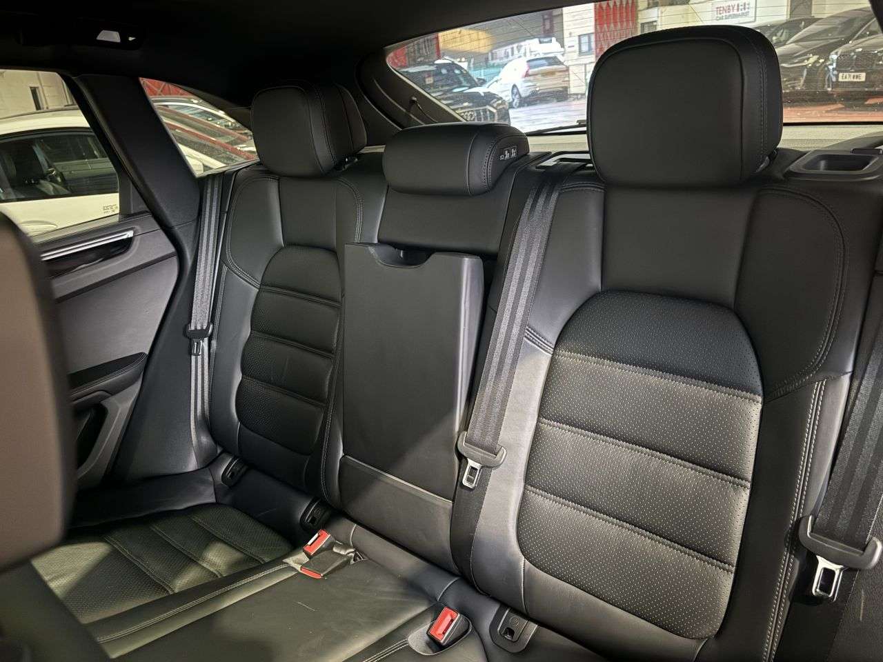 2016 PORSCHE MACAN 2016 PORSCHE MACAN