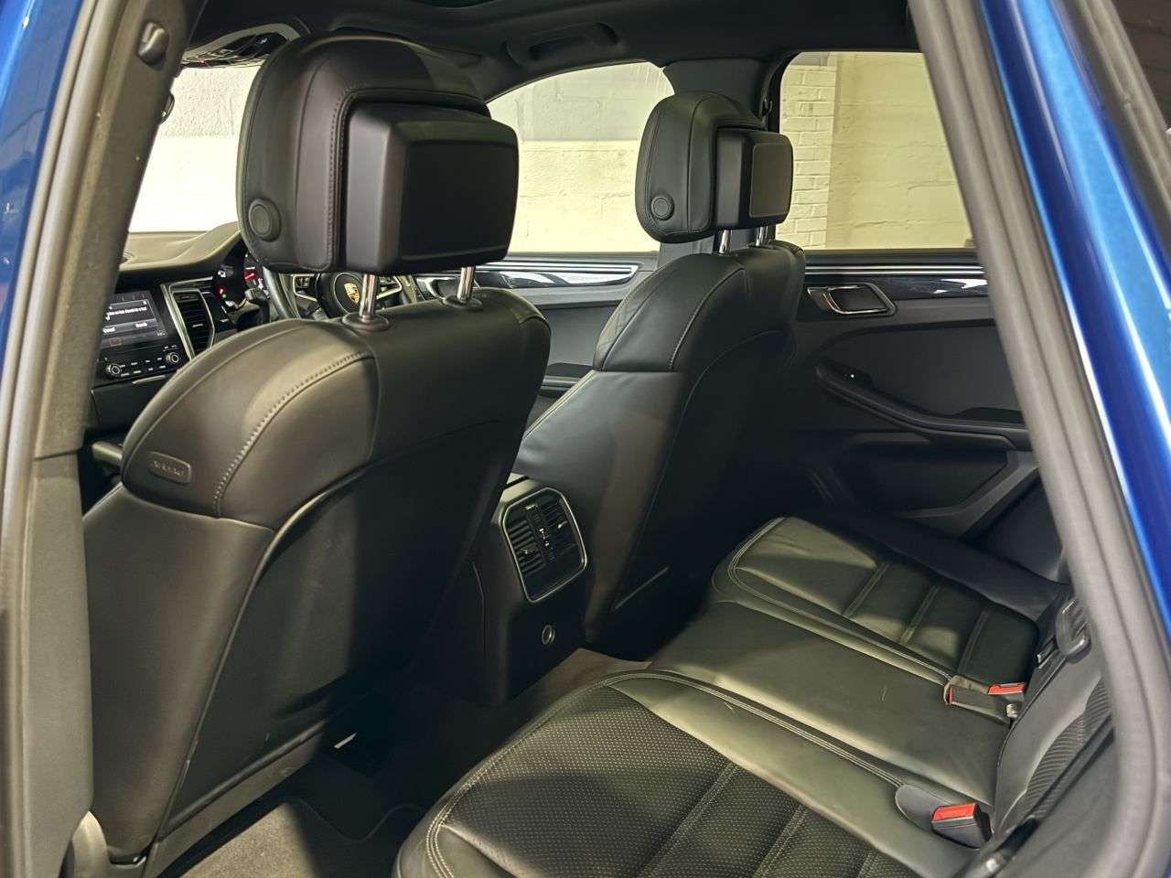 2016 PORSCHE MACAN 2016 PORSCHE MACAN