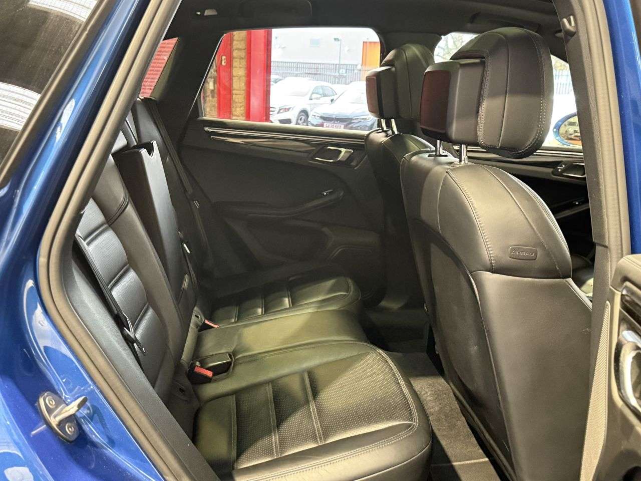 2016 PORSCHE MACAN 2016 PORSCHE MACAN