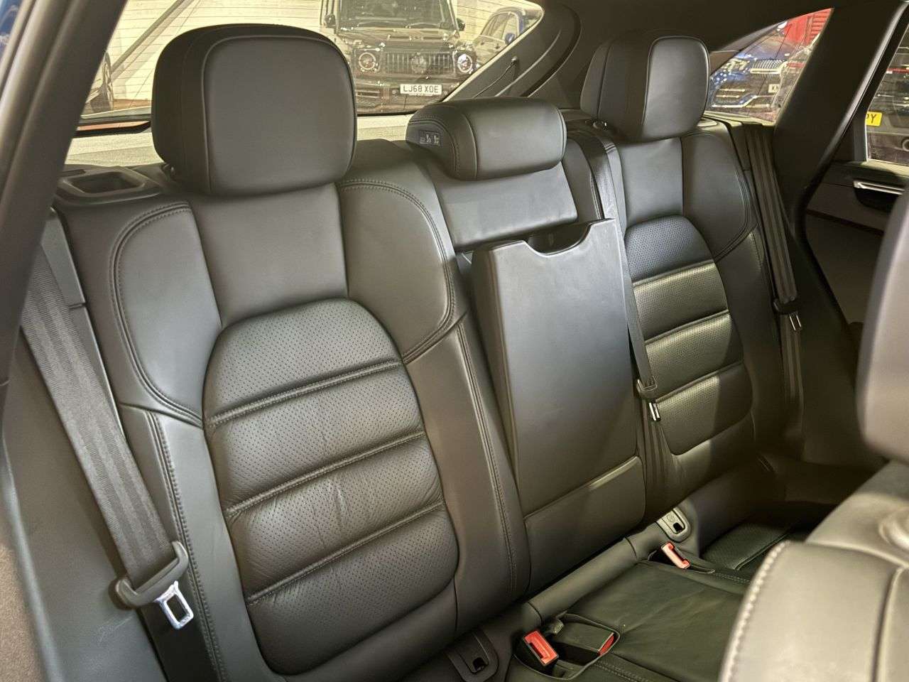 2016 PORSCHE MACAN 2016 PORSCHE MACAN