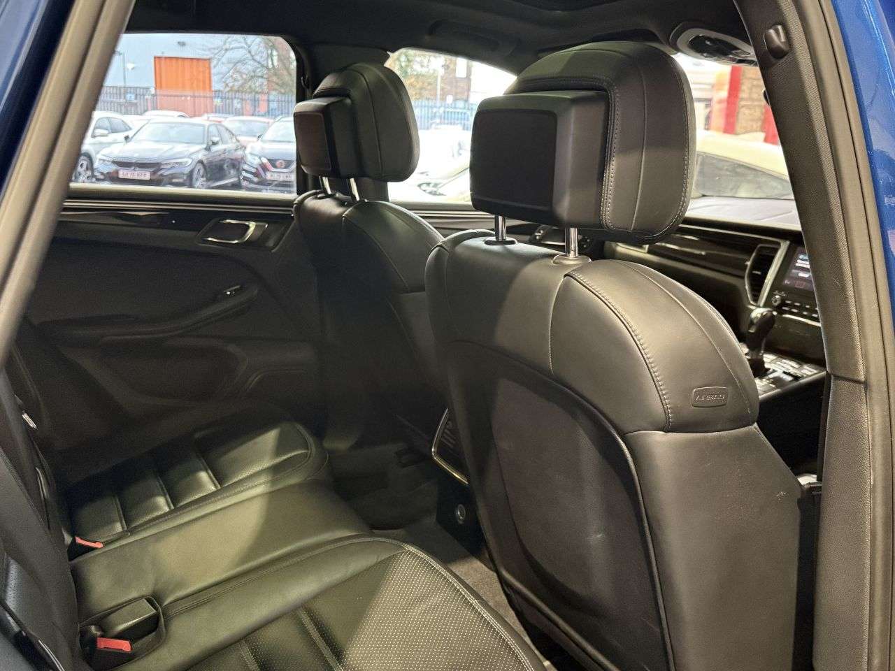 2016 PORSCHE MACAN 2016 PORSCHE MACAN