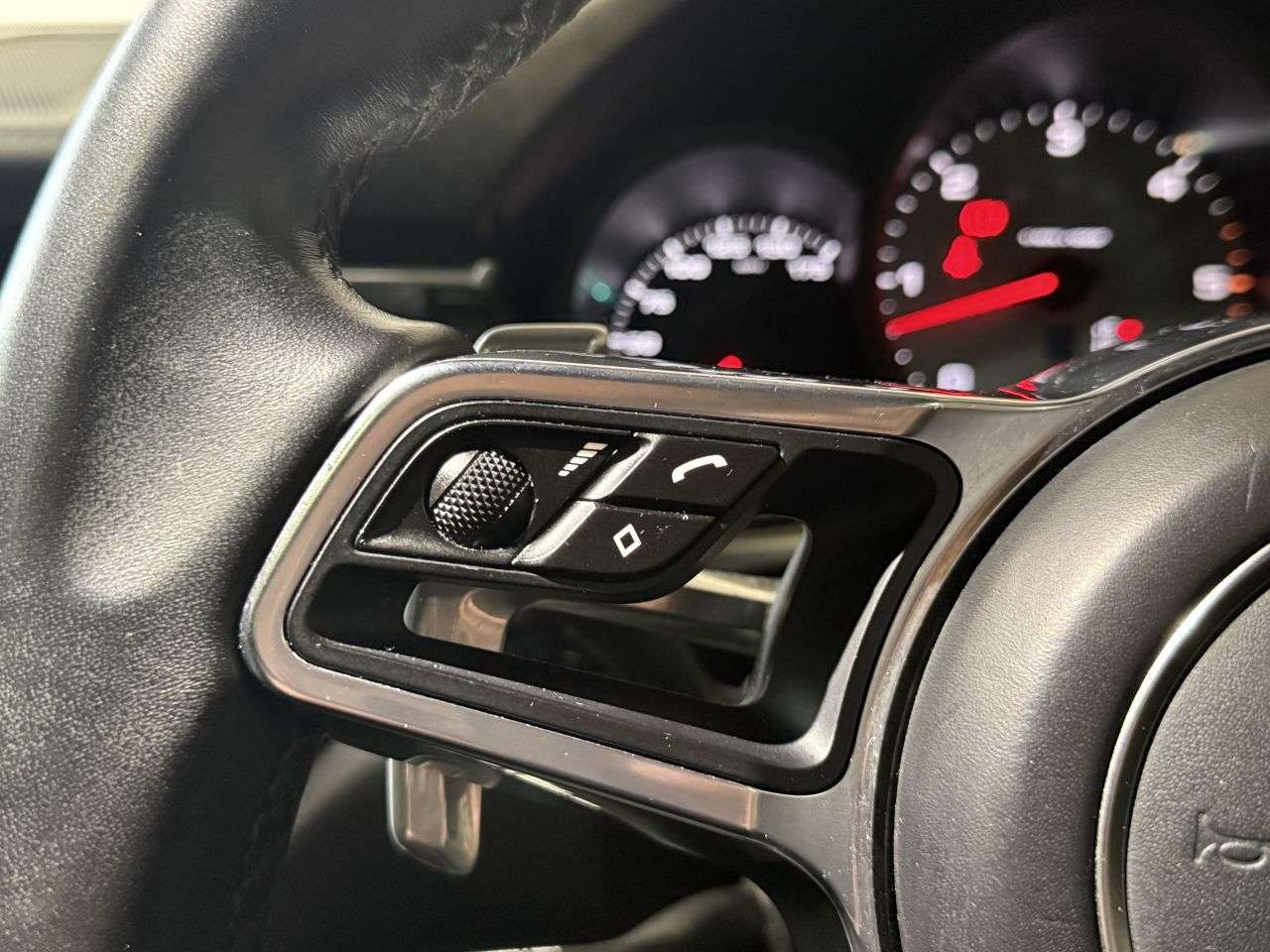 2016 PORSCHE MACAN 2016 PORSCHE MACAN