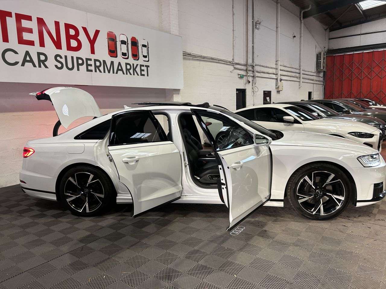 2021 AUDI A8 2021 AUDI A8