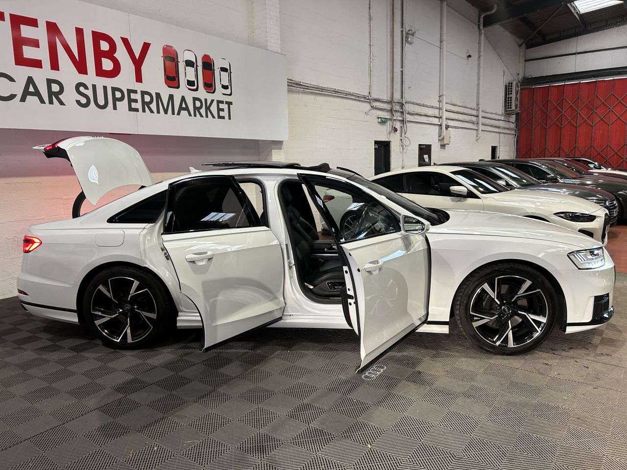 2021 AUDI A8 2021 AUDI A8