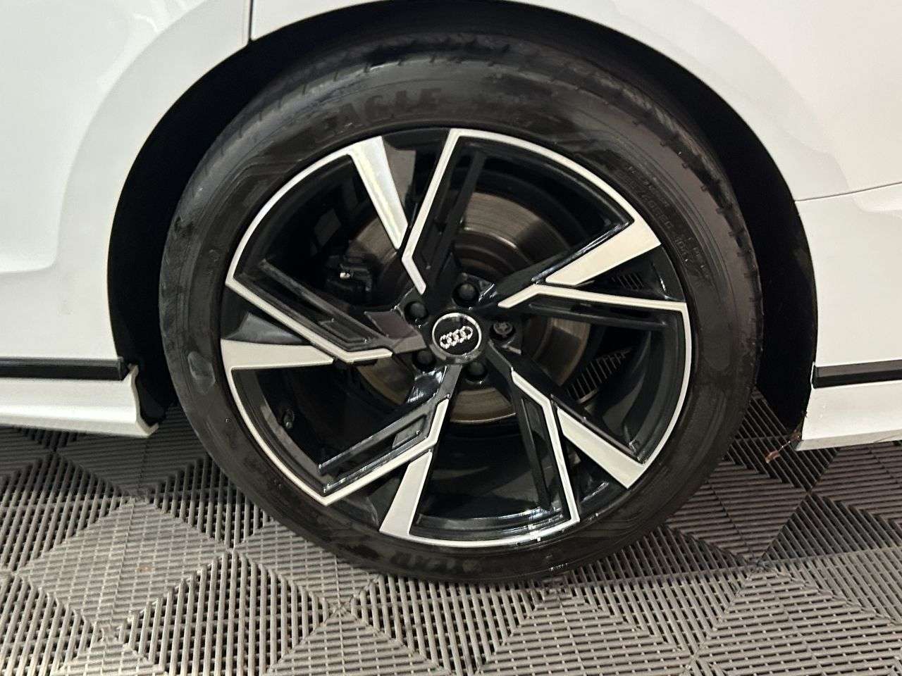 2021 AUDI A8 2021 AUDI A8