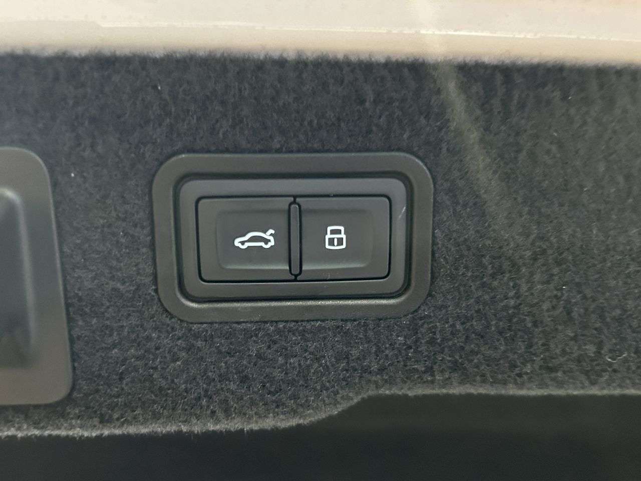 2021 AUDI A8 2021 AUDI A8