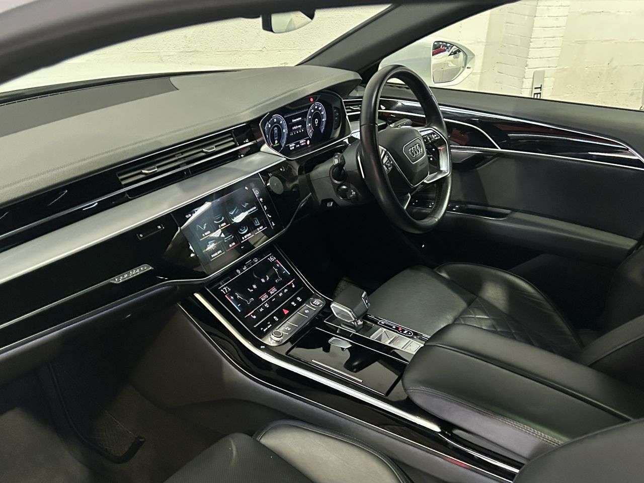 2021 AUDI A8 2021 AUDI A8