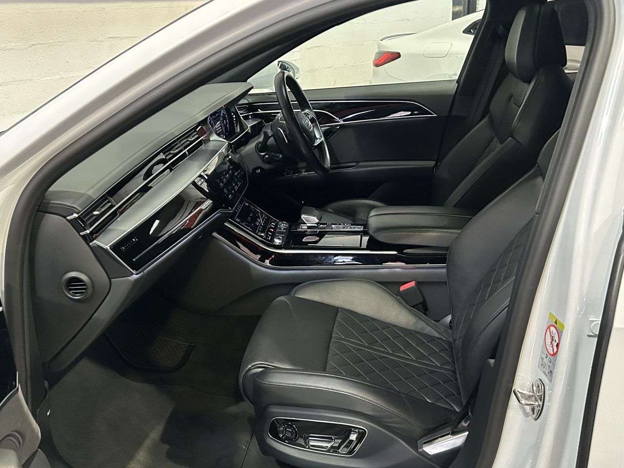 2021 AUDI A8 2021 AUDI A8