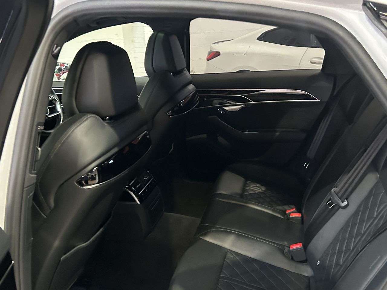 2021 AUDI A8 2021 AUDI A8