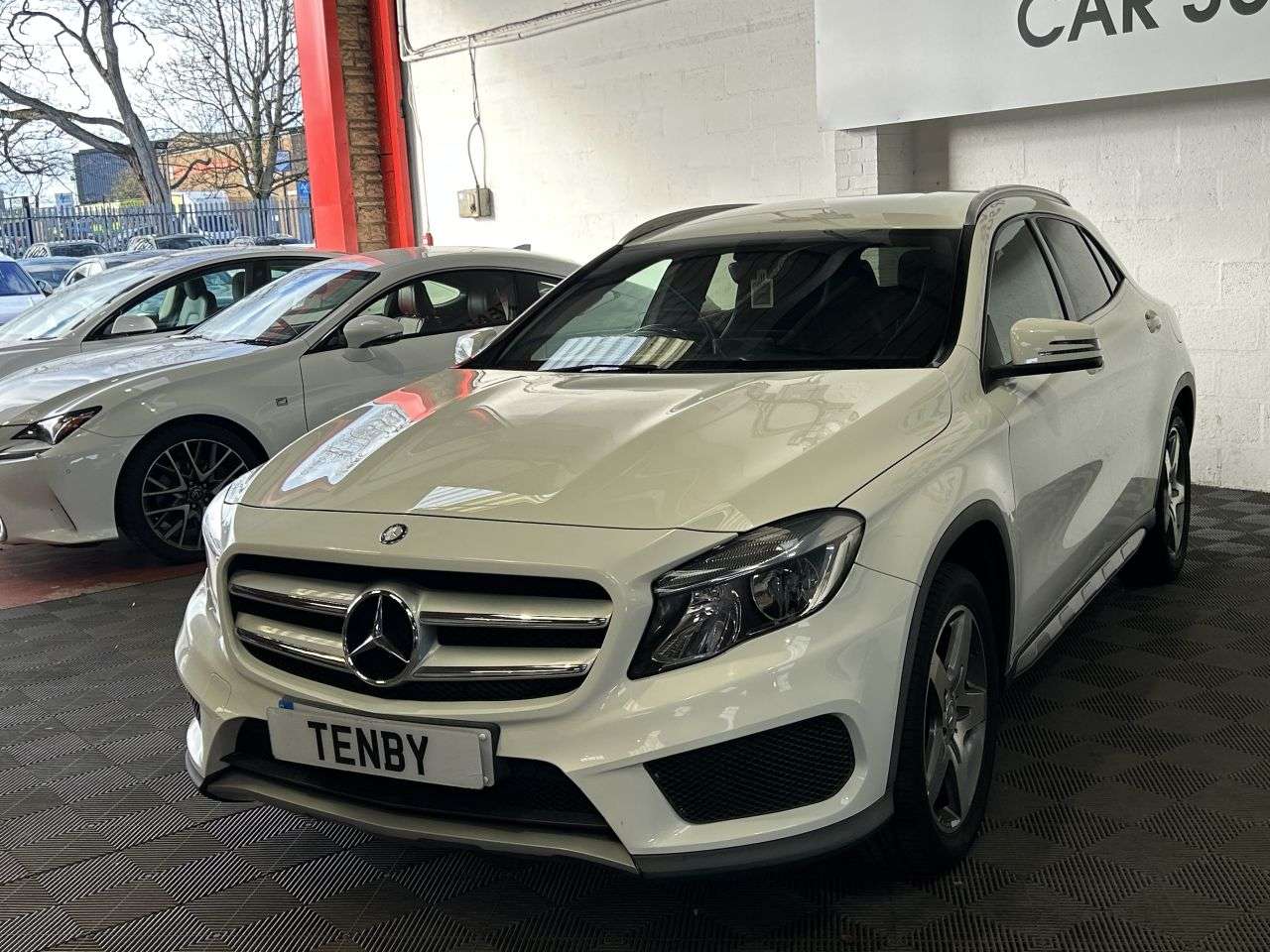A 2015 MERCEDES-BENZ GLA 2.1 GLA200 CDI AMG Line SUV 5dr Diesel 7G-DCT Euro 6 (s/s) (136 ps) A 2015 MERCEDES-BENZ GLA 2.1 GLA200 CDI AMG Line SUV 5dr Diesel 7G-DCT Euro 6 (s/s) (136 ps)