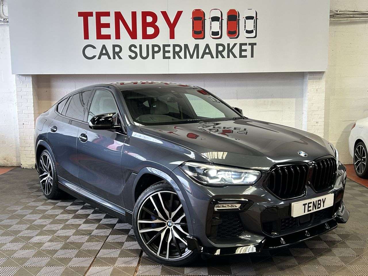 A 2019 BMW X6 3.0 30d M Sport SUV 5dr Diesel Auto xDrive Euro 6 (s/s) (265 ps) 22"ALLOYS+ A 2019 BMW X6 3.0 30d M Sport SUV 5dr Diesel Auto xDrive Euro 6 (s/s) (265 ps) 22"ALLOYS+