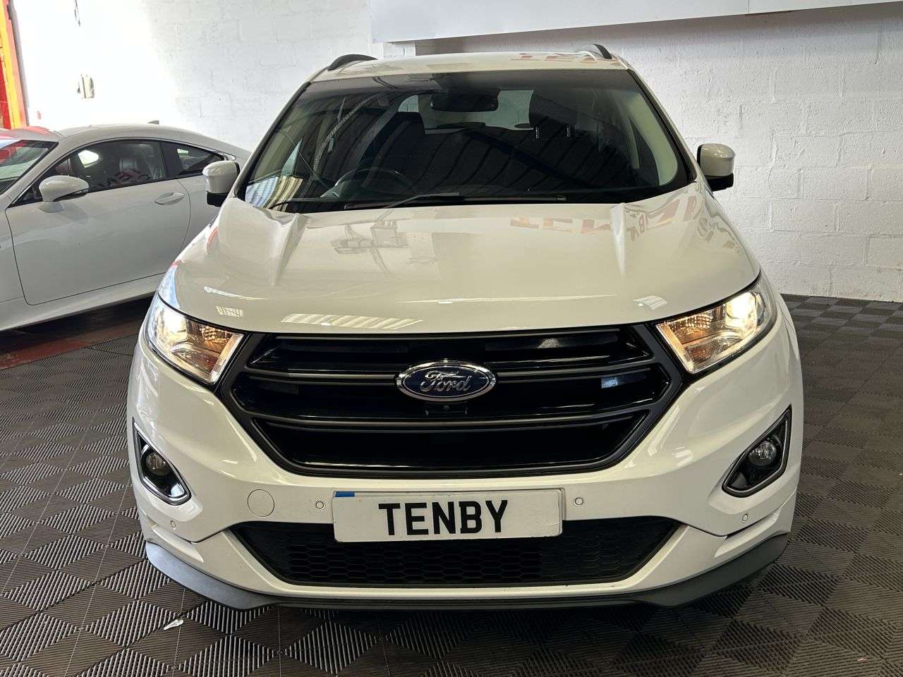 A 2018 FORD EDGE 2.0 TDCi Sport SUV 5dr Diesel Powershift AWD Euro 6 (s/s) (210 ps) FRONT HE A 2018 FORD EDGE 2.0 TDCi Sport SUV 5dr Diesel Powershift AWD Euro 6 (s/s) (210 ps) FRONT HE