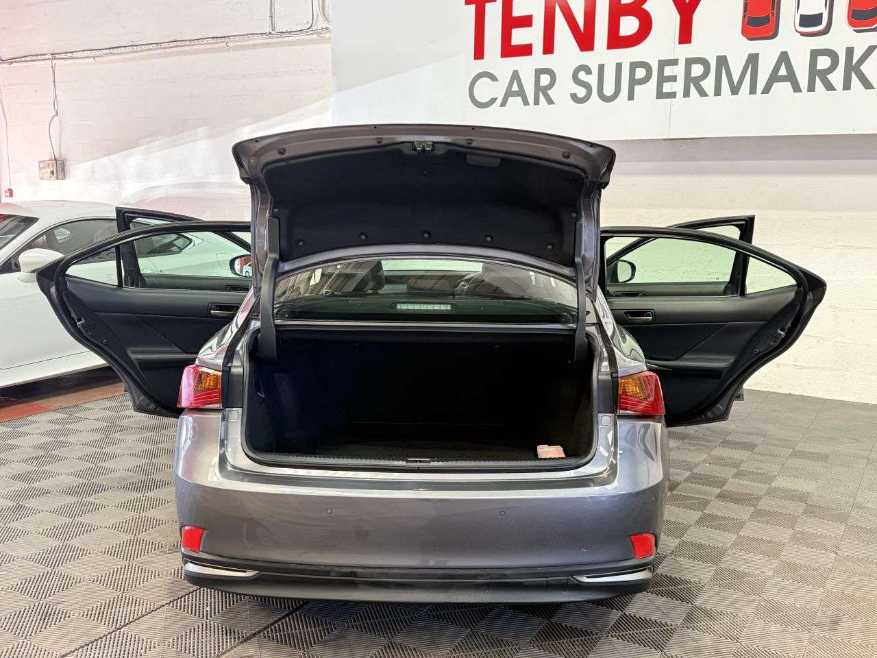 2018 LEXUS IS 2018 LEXUS IS