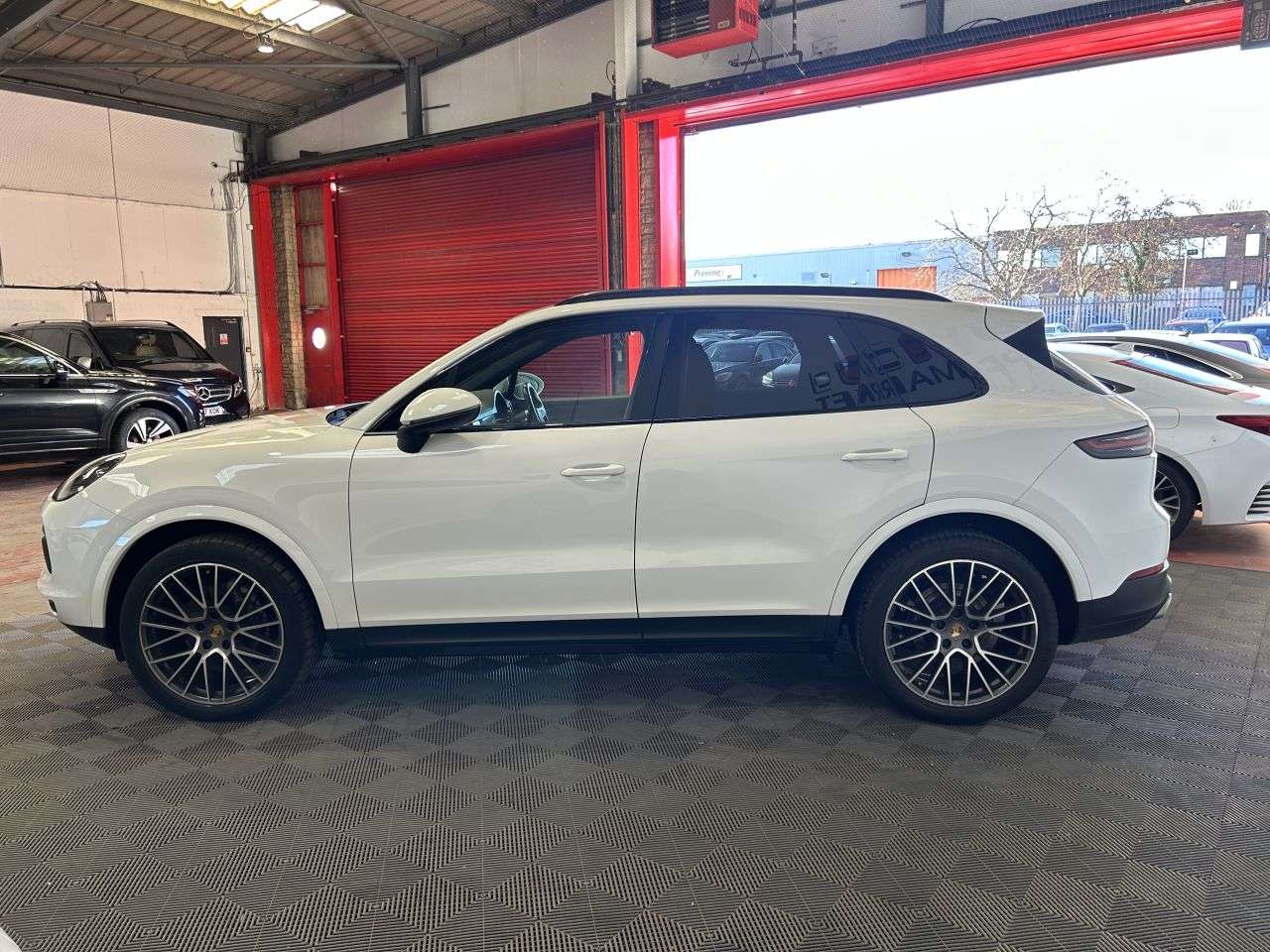 2018 PORSCHE CAYENNE 2018 PORSCHE CAYENNE