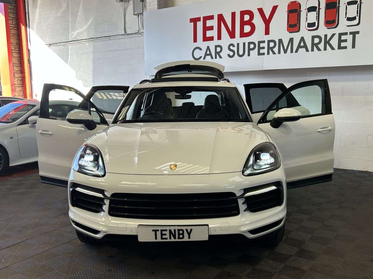 2018 PORSCHE CAYENNE 2018 PORSCHE CAYENNE