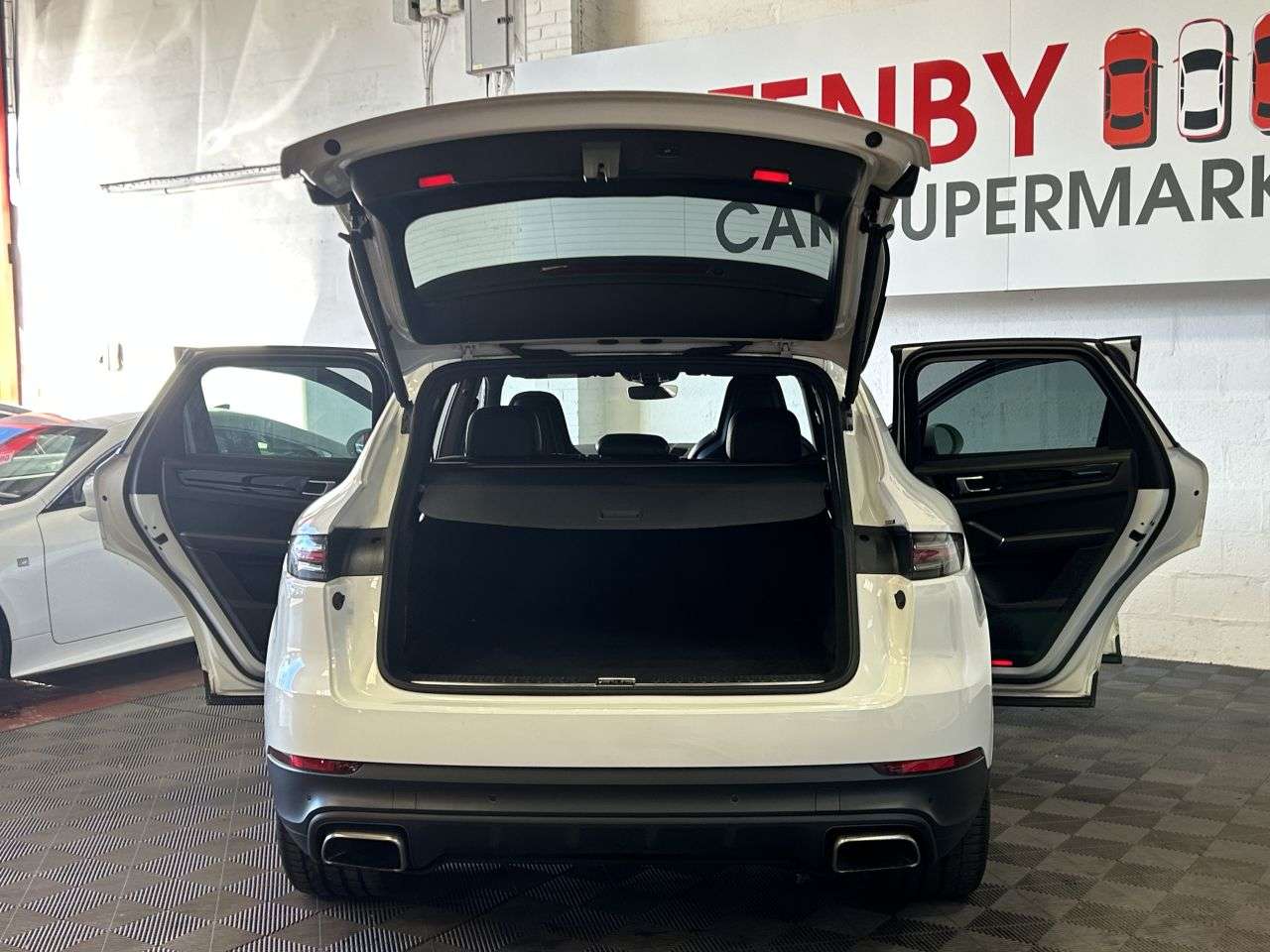 2018 PORSCHE CAYENNE 2018 PORSCHE CAYENNE