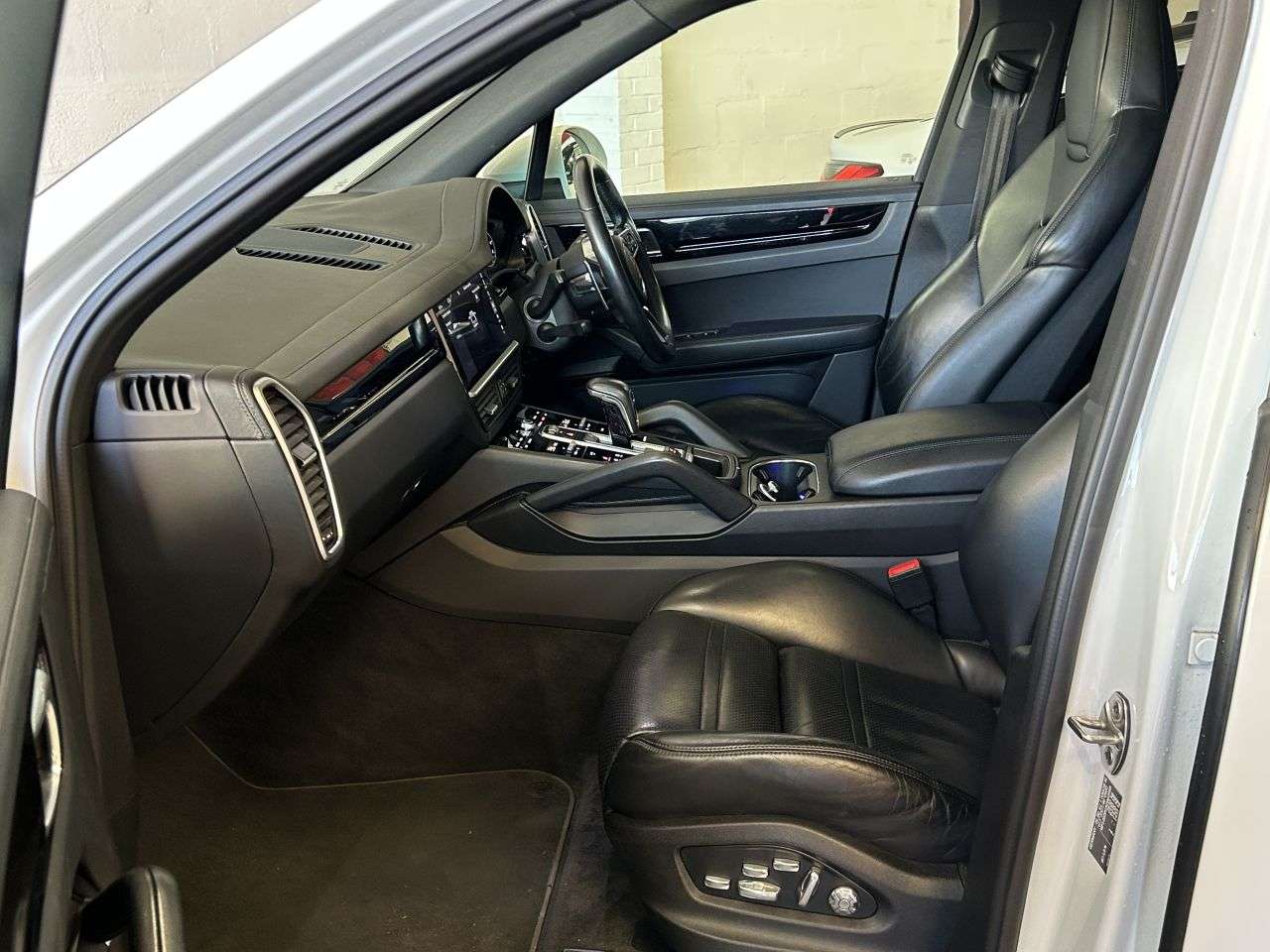 2018 PORSCHE CAYENNE 2018 PORSCHE CAYENNE