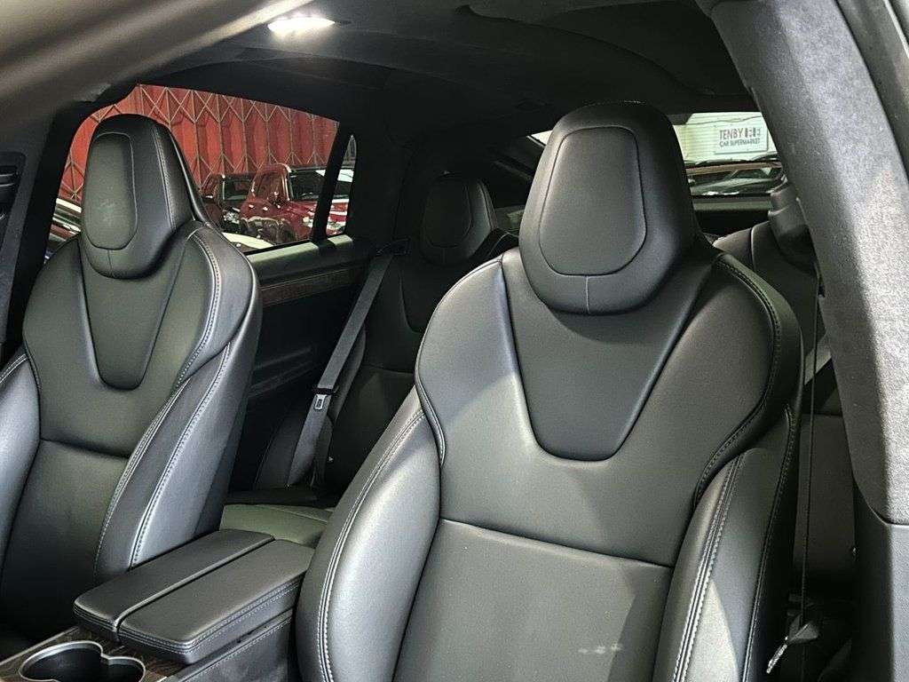 2019 TESLA MODEL X 2019 TESLA MODEL X