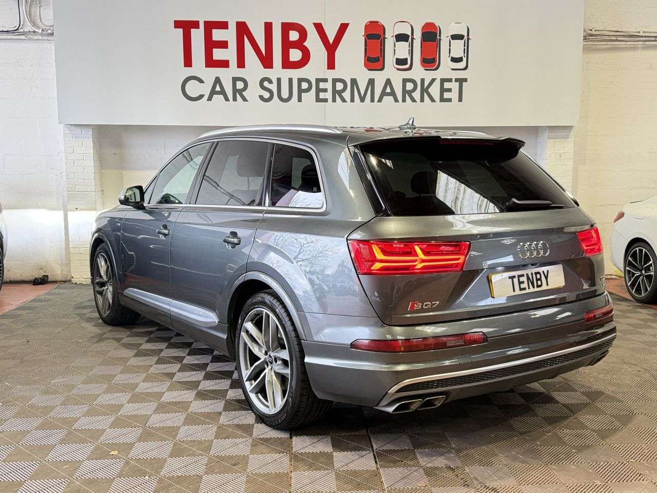 2017 AUDI SQ7 2017 AUDI SQ7