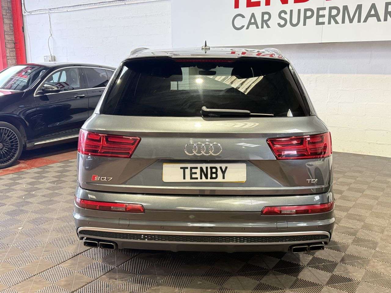 2017 AUDI SQ7 2017 AUDI SQ7