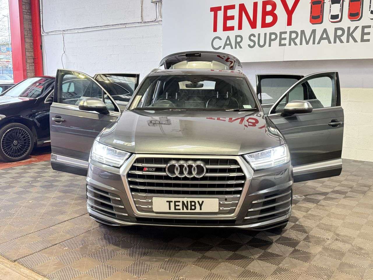 2017 AUDI SQ7 2017 AUDI SQ7