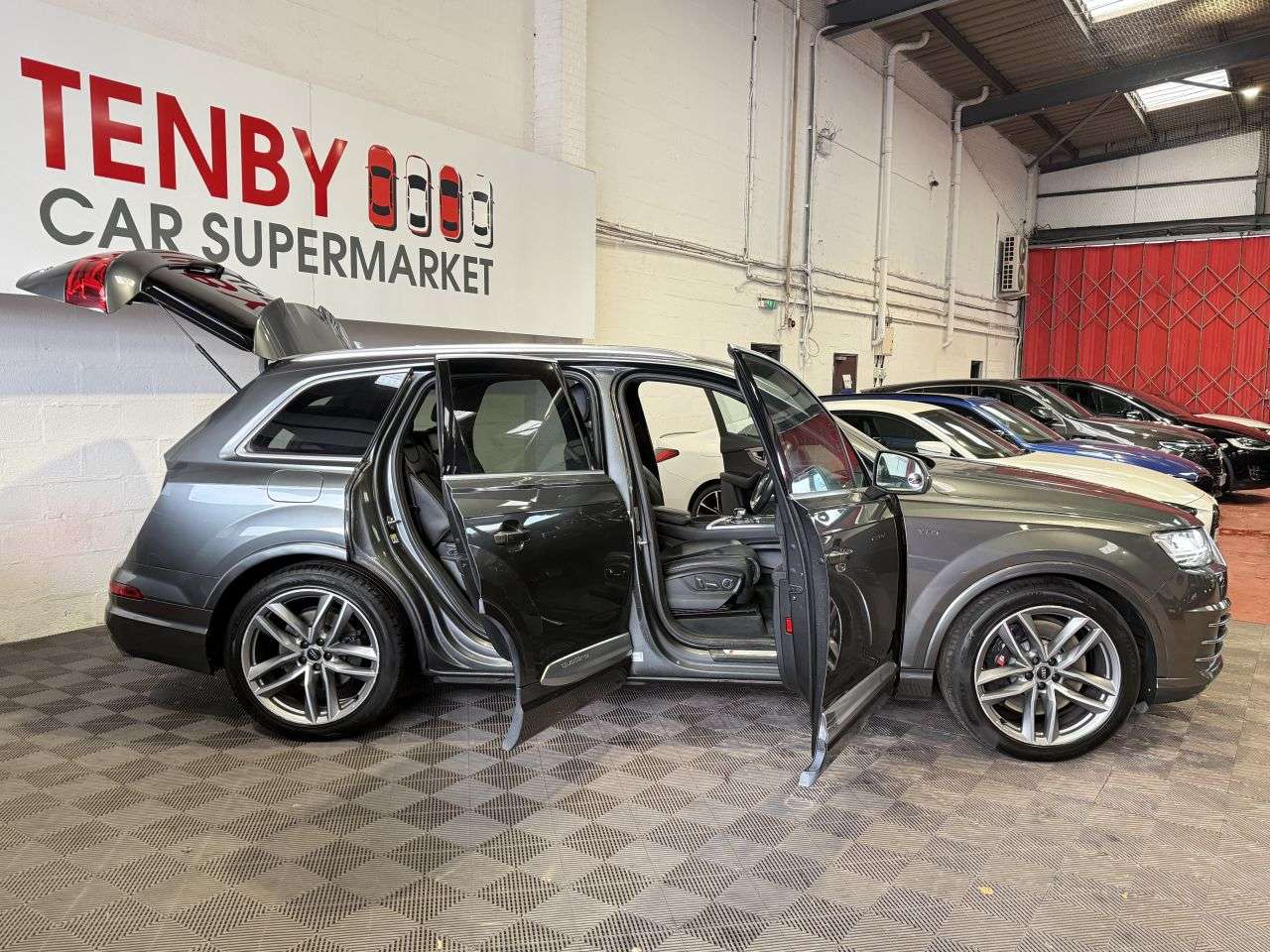 2017 AUDI SQ7 2017 AUDI SQ7