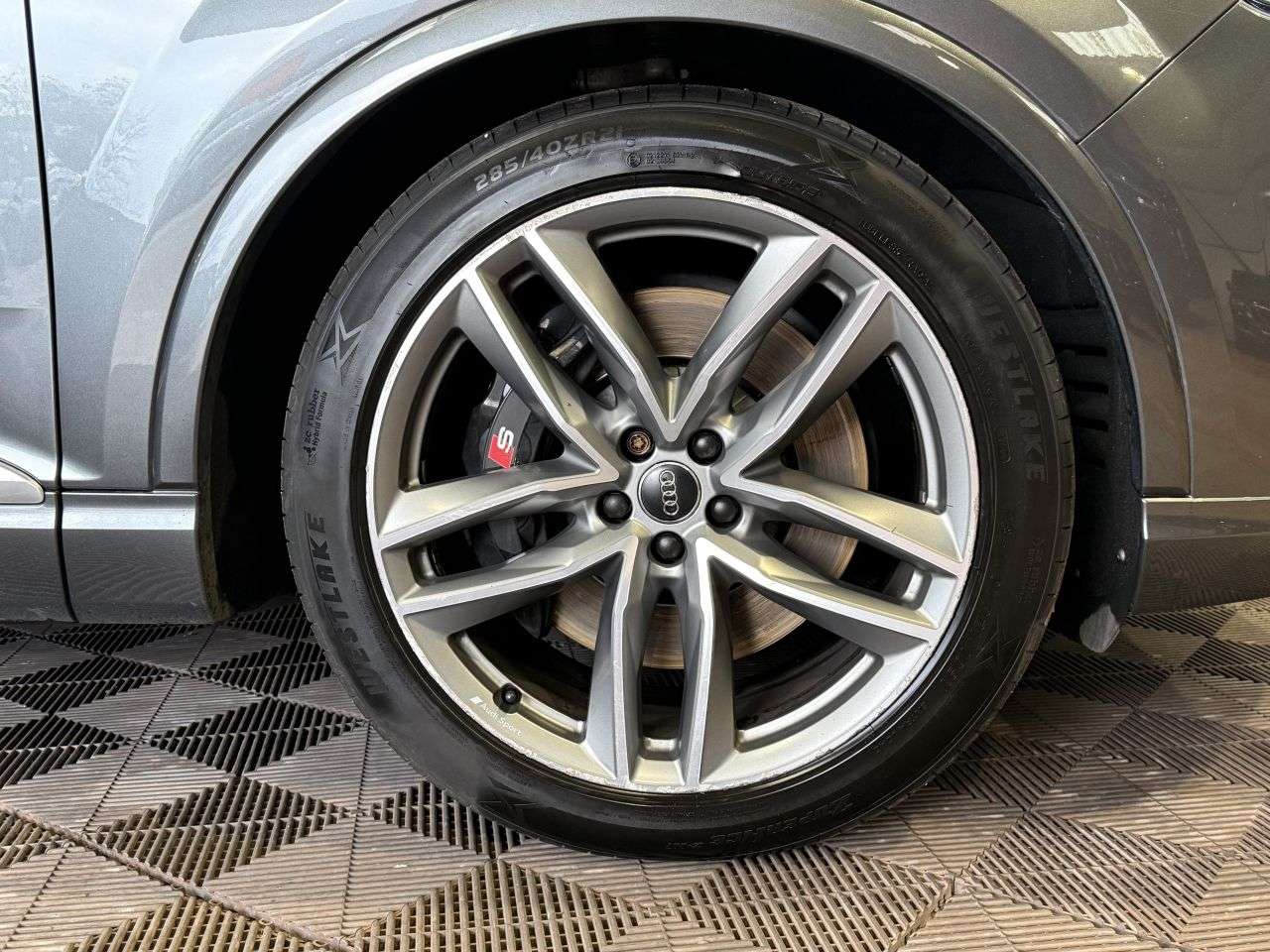 2017 AUDI SQ7 2017 AUDI SQ7