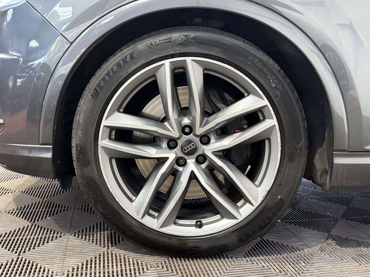 2017 AUDI SQ7 2017 AUDI SQ7