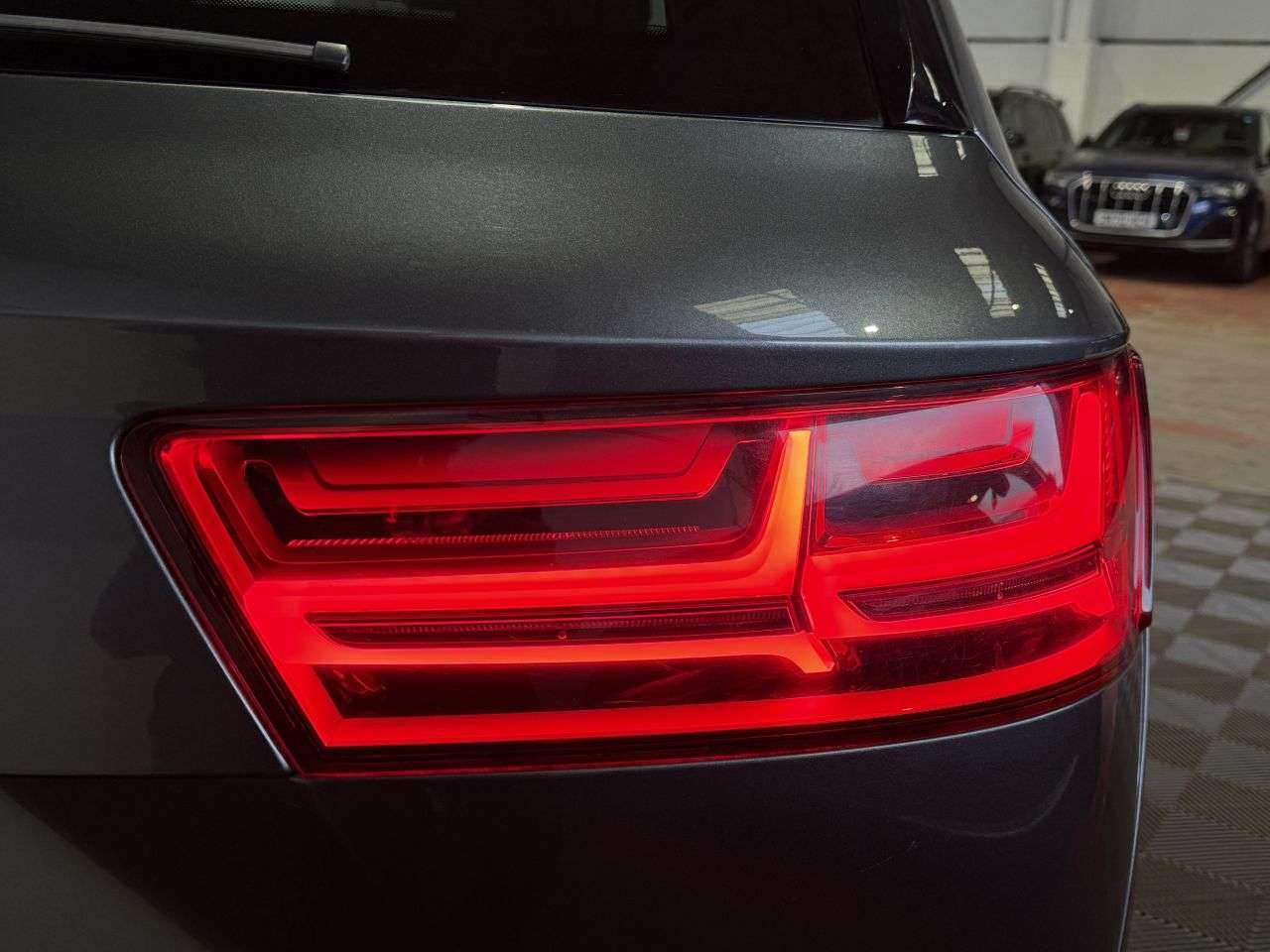 2017 AUDI SQ7 2017 AUDI SQ7