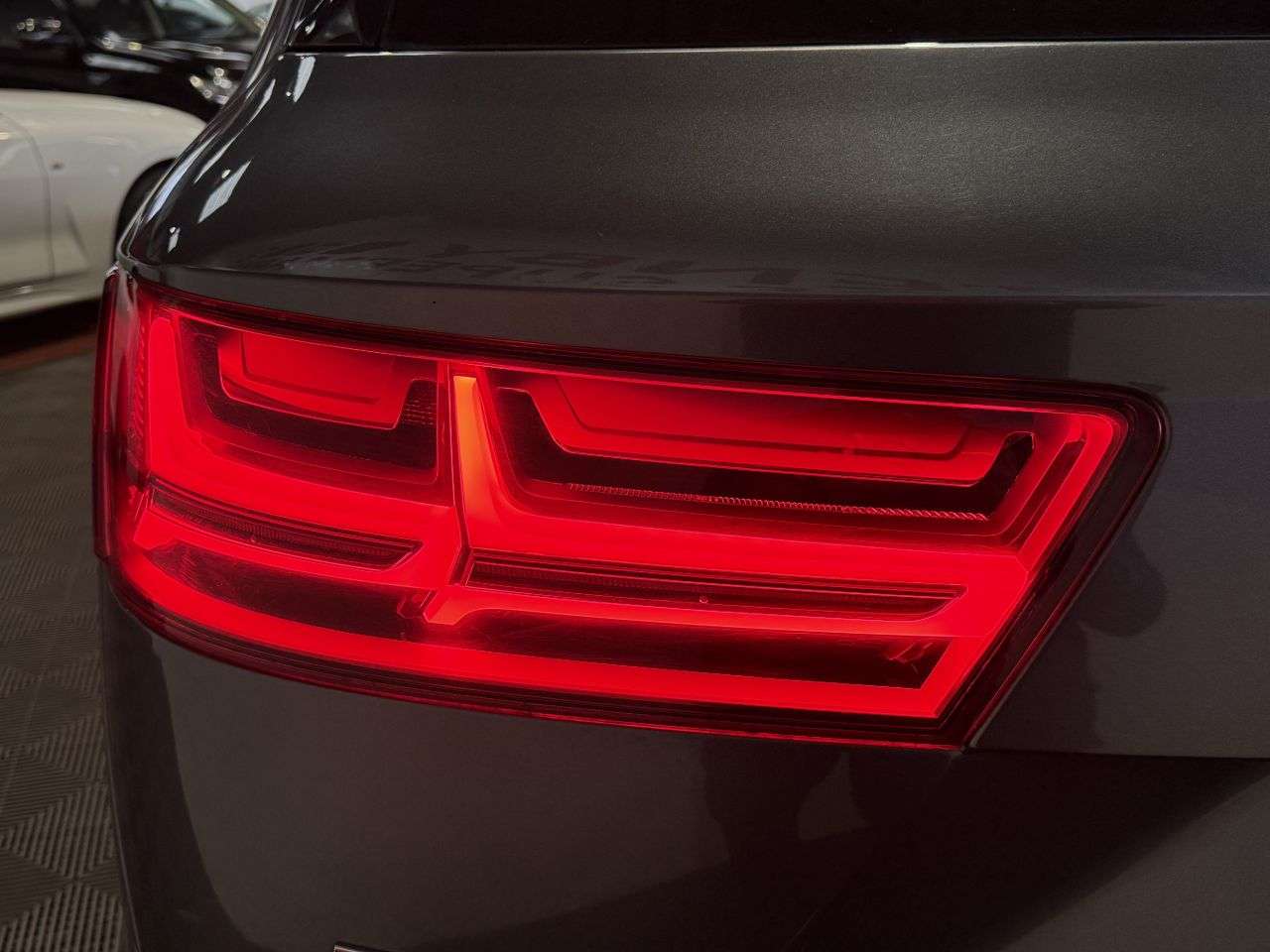 2017 AUDI SQ7 2017 AUDI SQ7