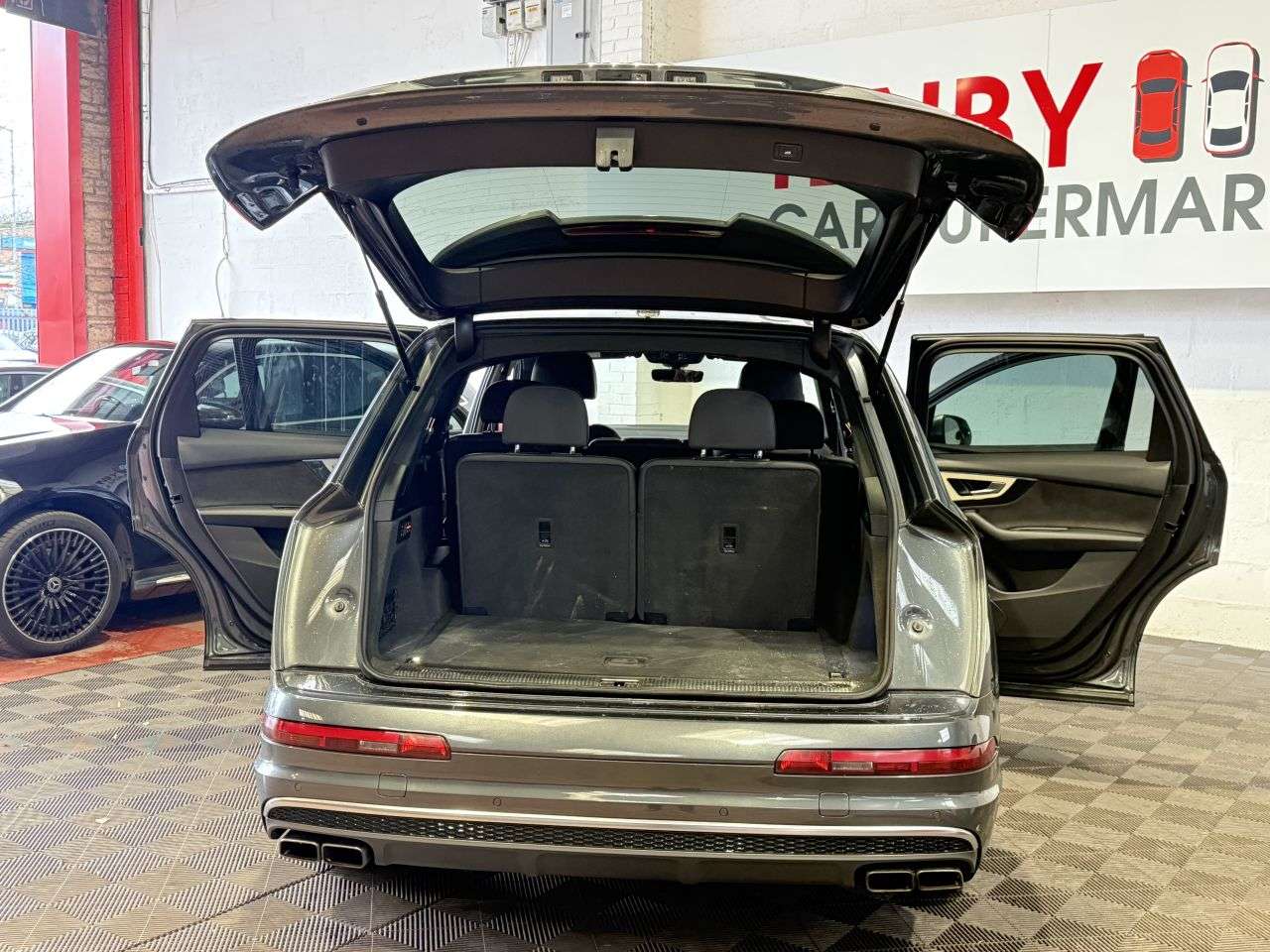 2017 AUDI SQ7 2017 AUDI SQ7