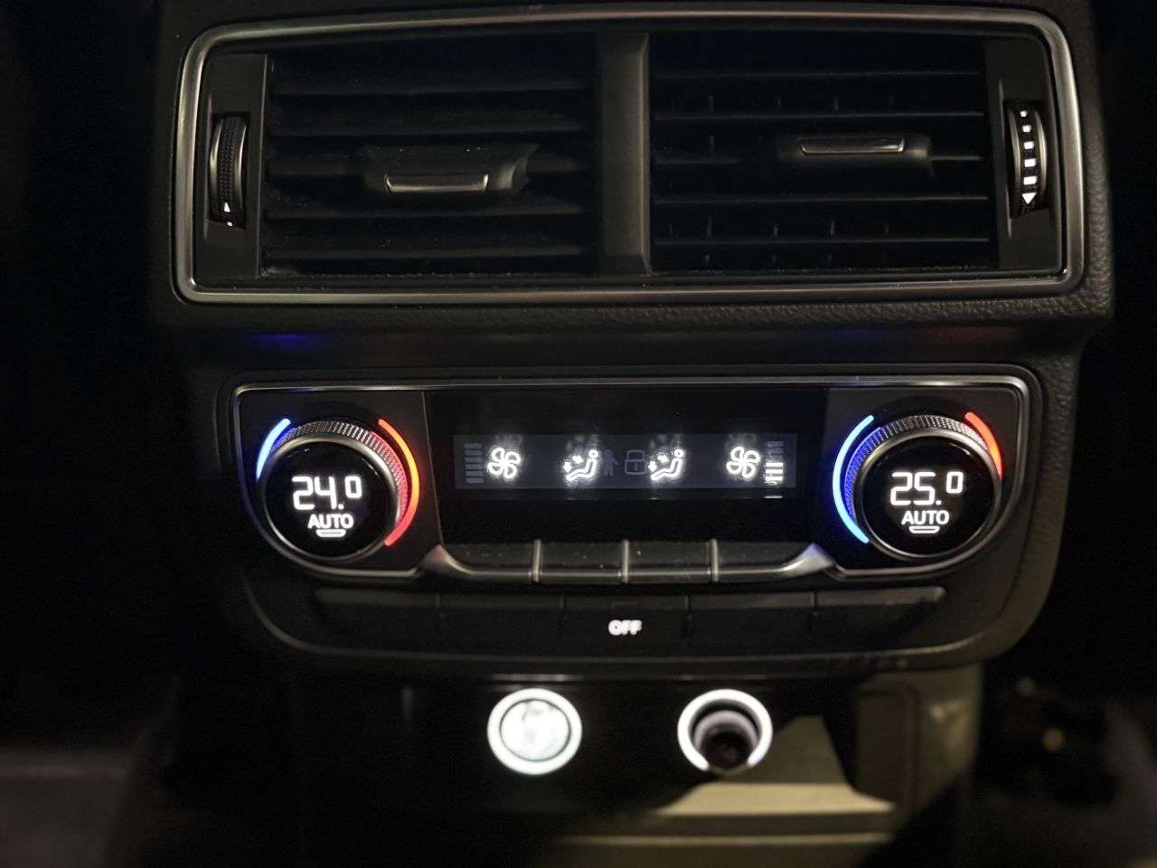 2017 AUDI SQ7 2017 AUDI SQ7