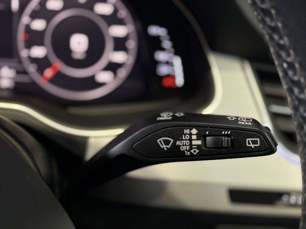 2017 AUDI SQ7 2017 AUDI SQ7