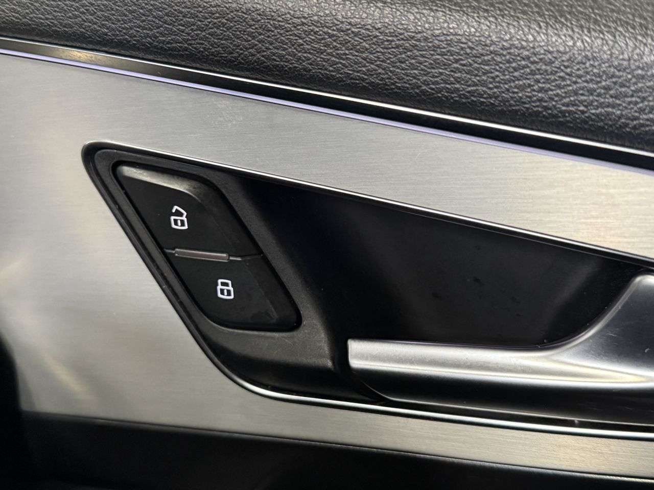 2017 AUDI SQ7 2017 AUDI SQ7