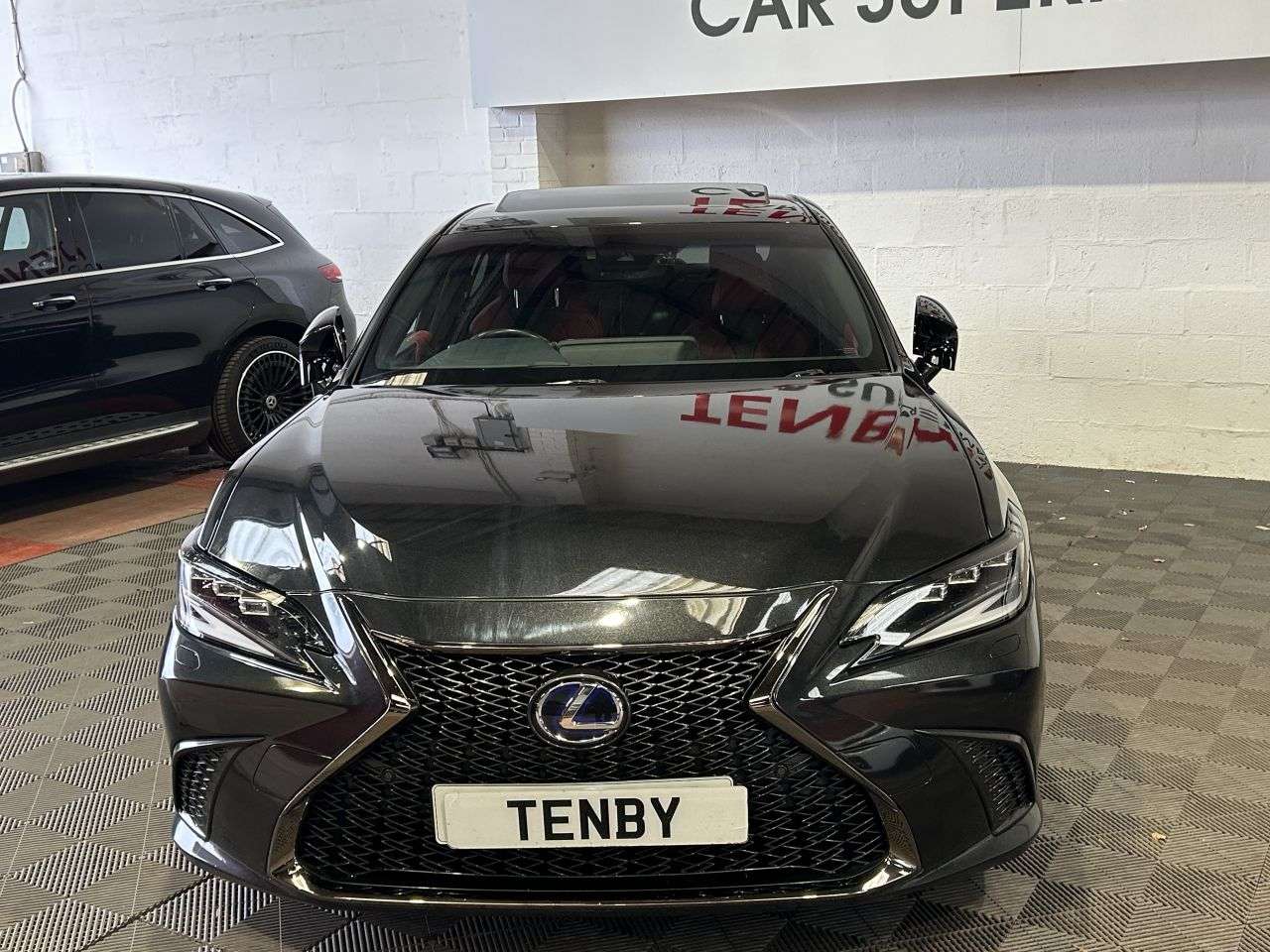 A 2022 LEXUS ES 2.5 300h F Sport Saloon 4dr Petrol Hybrid E-CVT Euro 6 (s/s) (218 ps) FHTD A 2022 LEXUS ES 2.5 300h F Sport Saloon 4dr Petrol Hybrid E-CVT Euro 6 (s/s) (218 ps) FHTD
