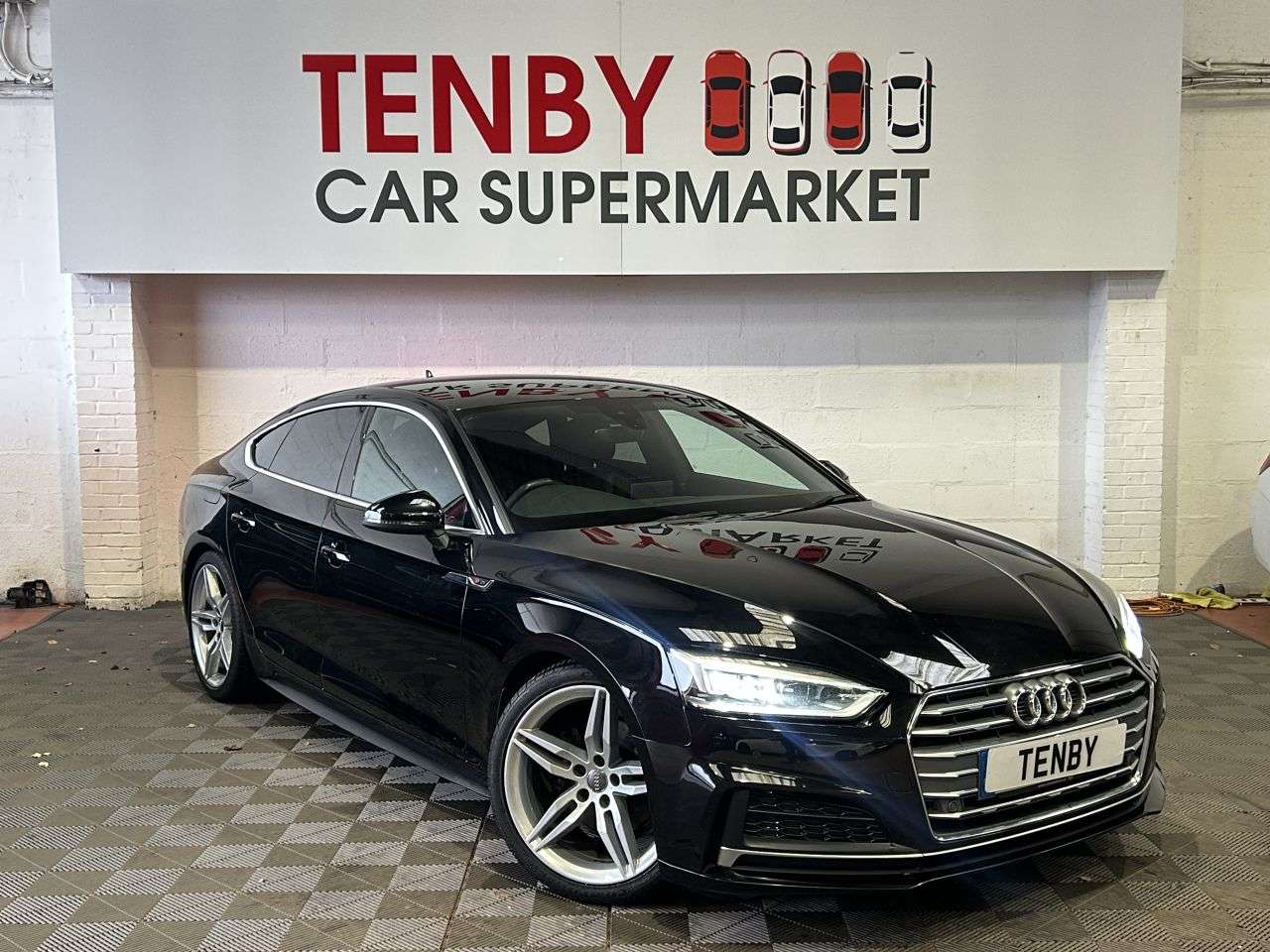 A 2019 AUDI A5 2.0 TDI 35 S line Sportback 5dr Diesel S Tronic Euro 6 (s/s) (150 ps) CARPL A 2019 AUDI A5 2.0 TDI 35 S line Sportback 5dr Diesel S Tronic Euro 6 (s/s) (150 ps) CARPL