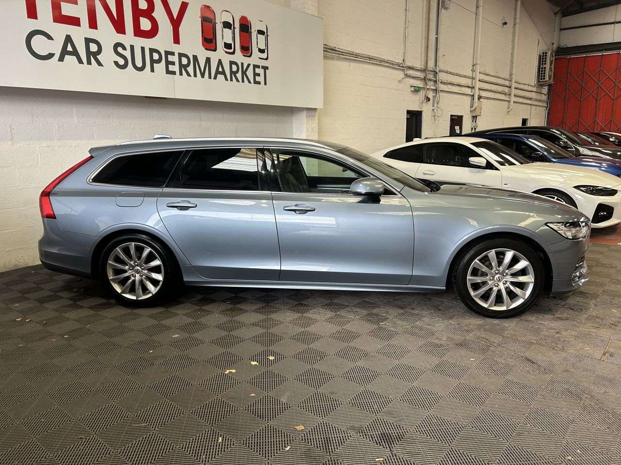2019 VOLVO V90 2019 VOLVO V90