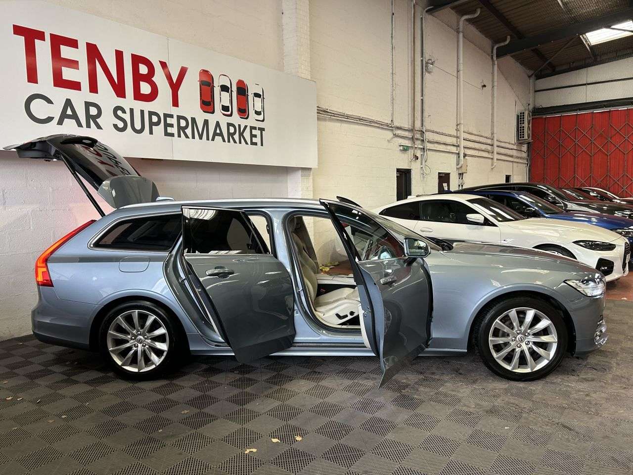 2019 VOLVO V90 2019 VOLVO V90