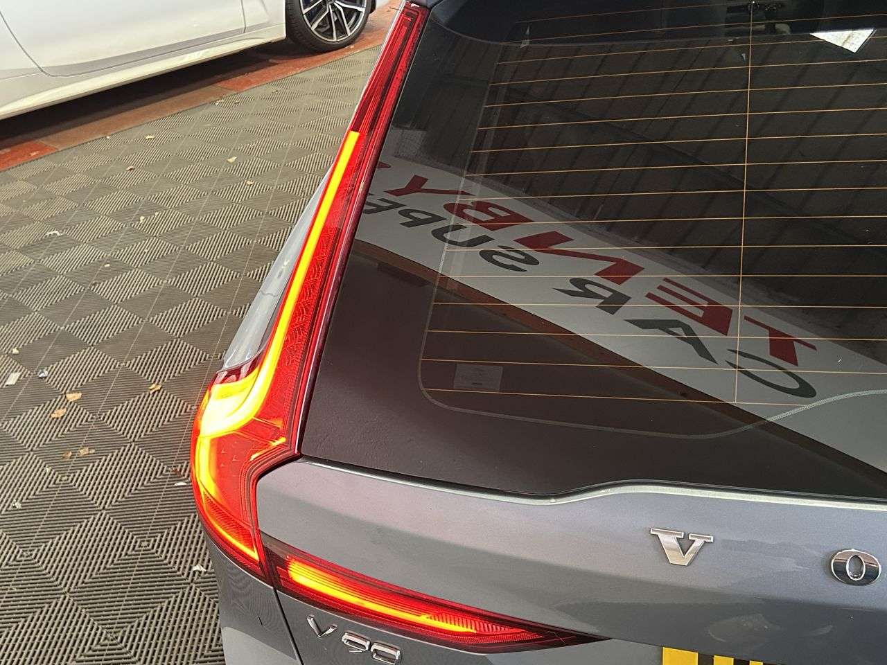 2019 VOLVO V90 2019 VOLVO V90