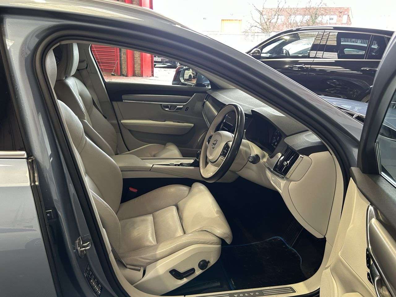 2019 VOLVO V90 2019 VOLVO V90