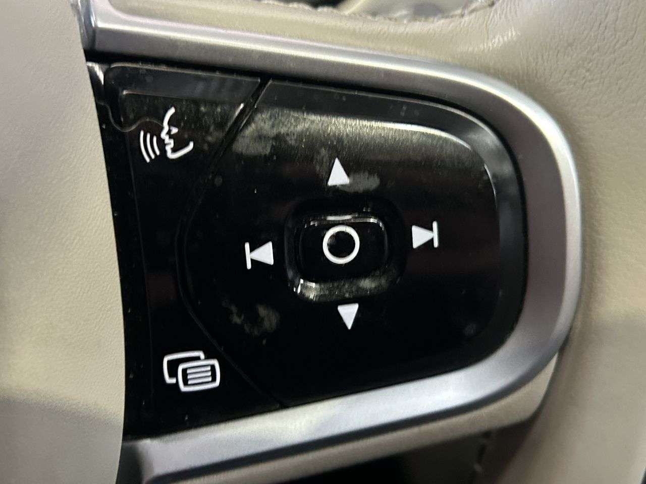 2019 VOLVO V90 2019 VOLVO V90