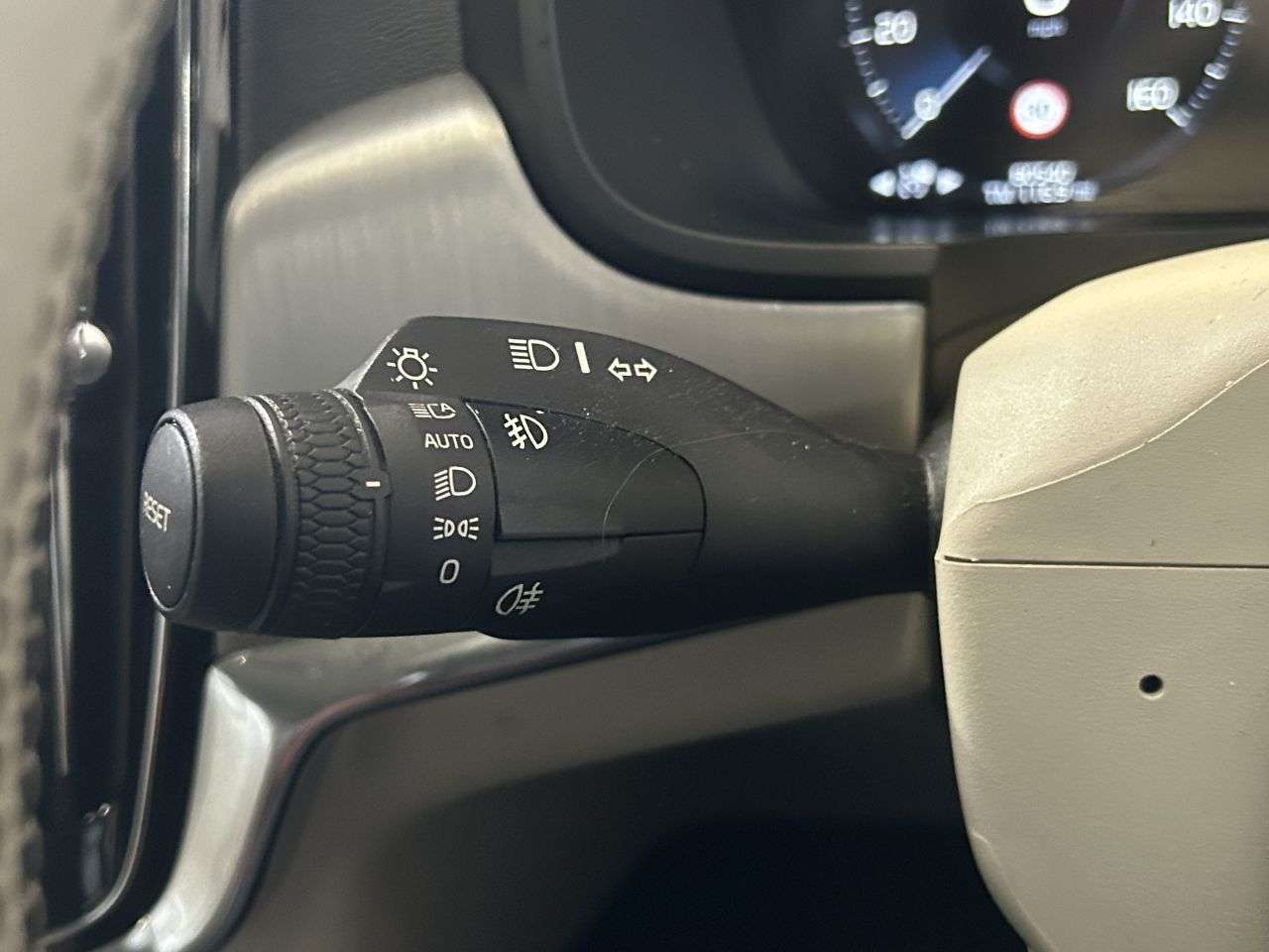 2019 VOLVO V90 2019 VOLVO V90